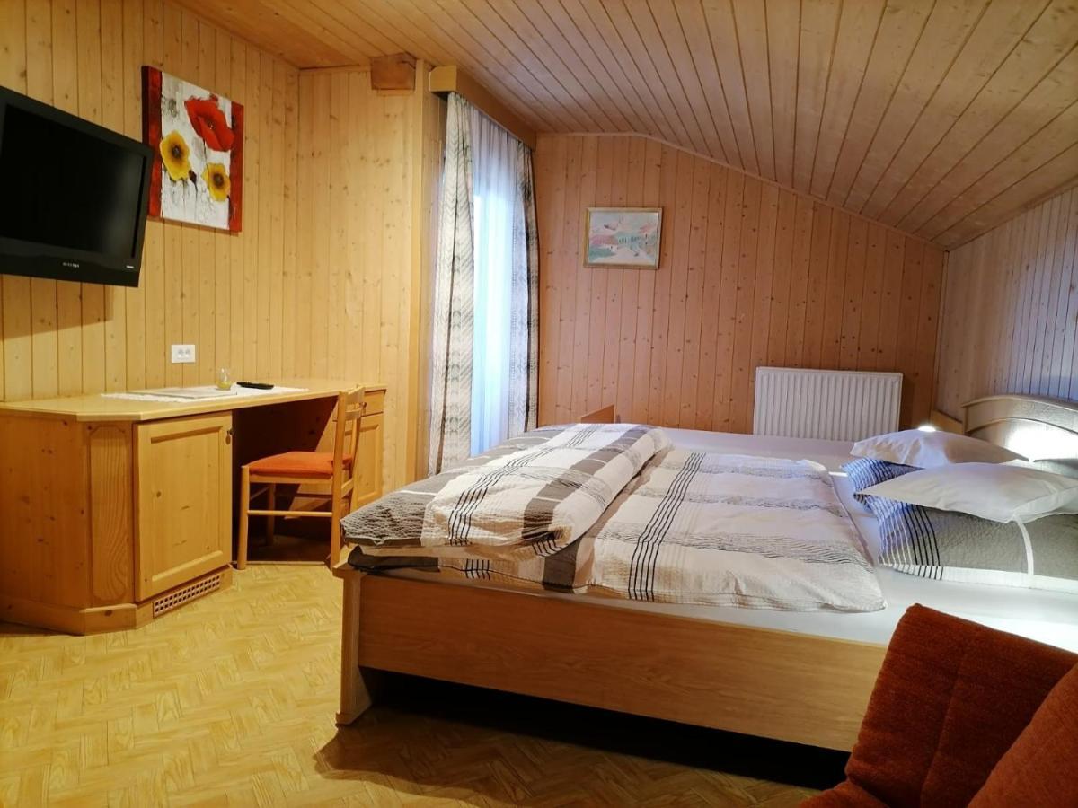 سكين Gasthaus Oberkirn المظهر الخارجي الصورة